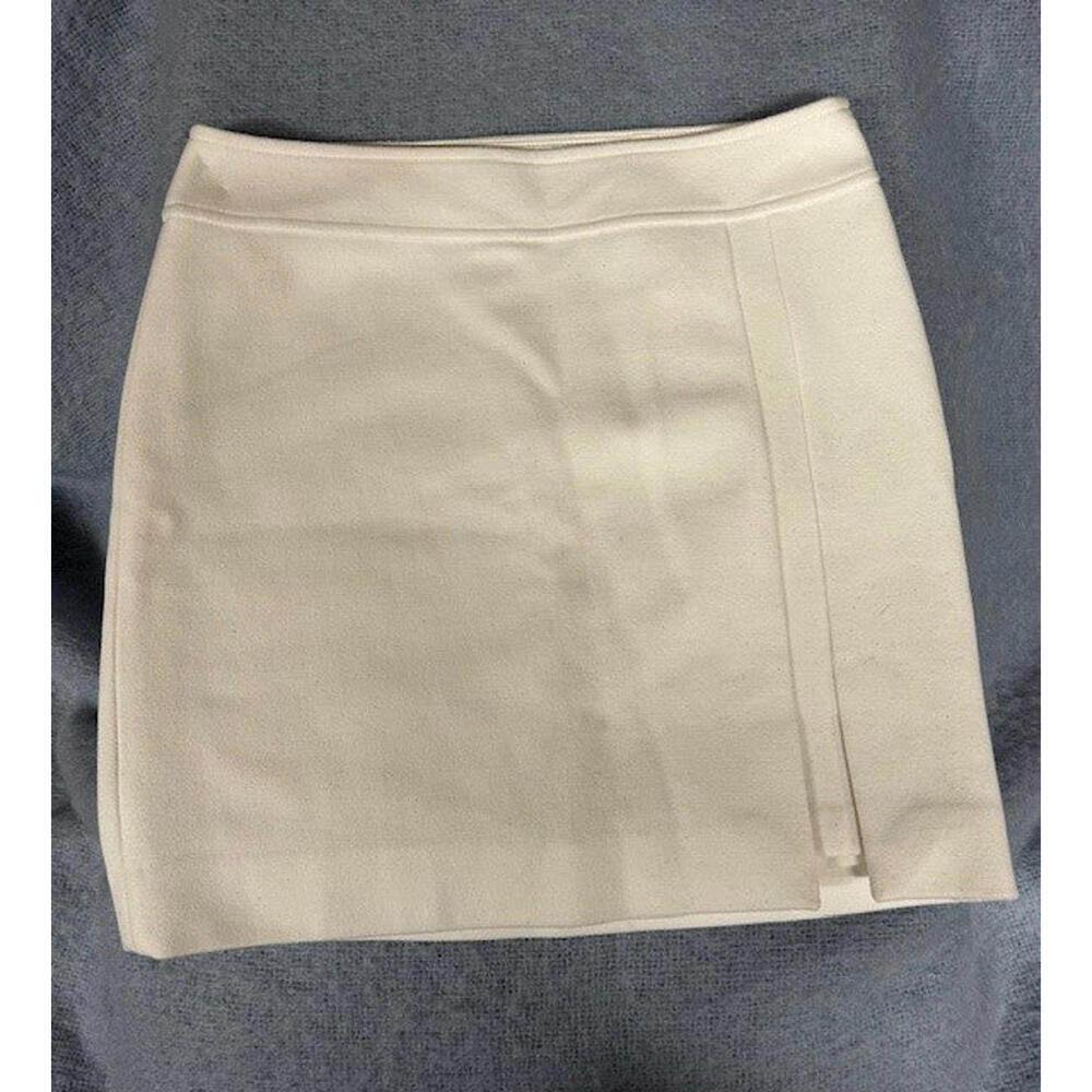 Size 6 – White House Black Market Off-White Skirt